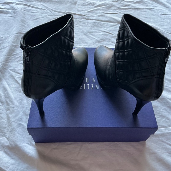 Stuart Weitzman Women Leather Quilted Ankle Boots (size: 8) - Picture 3 of 6